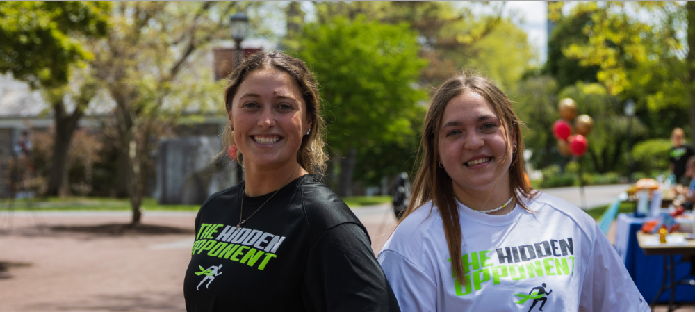 Allyson Meakim '23 (left) and Erin Drebushenko '23