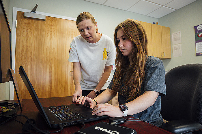 Summer Fellow Brooke Richards '26 and her mentor Dr. Nicole Ivaska perform research in the TRACE Lab. July 9, 2024