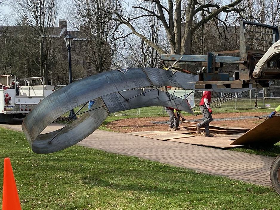 Steel installation at the hügel site.