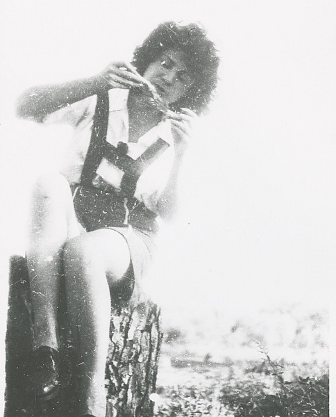 Geneviéve, 1943.