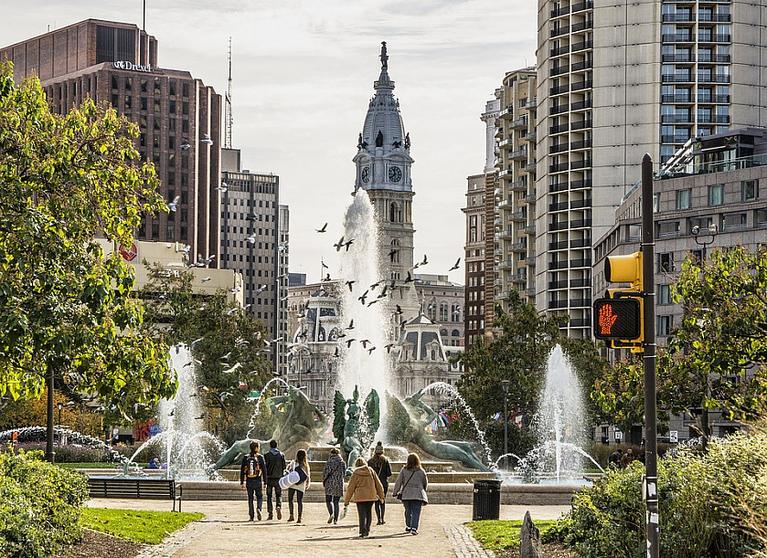 Students use Philadelphia as a living classroom in the PhillyX course Philly Word.