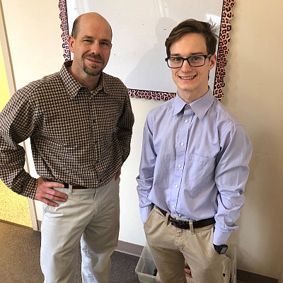 John DeLia ’20 shadows Dr. Paul Wagner ’92 of Harleysville Veterinary Hospital through the Externships Program.